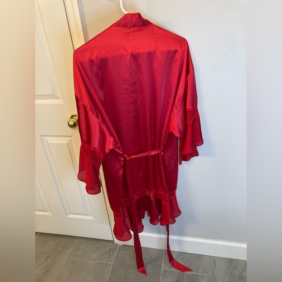 Victoria’s Secret short red satin and lace robe size M/L - Picture 6 of 6